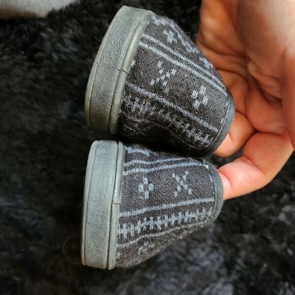 Joe Boxer Dark Patterned Flats - Picture 5 of 7